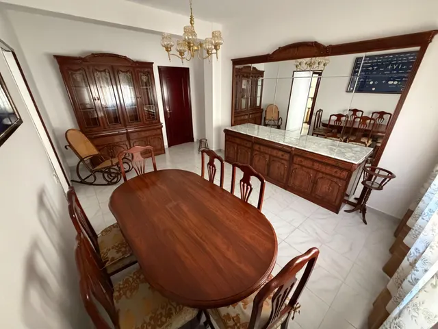En venta vivienda de tres dormitorios en zona carlos iii — 8
