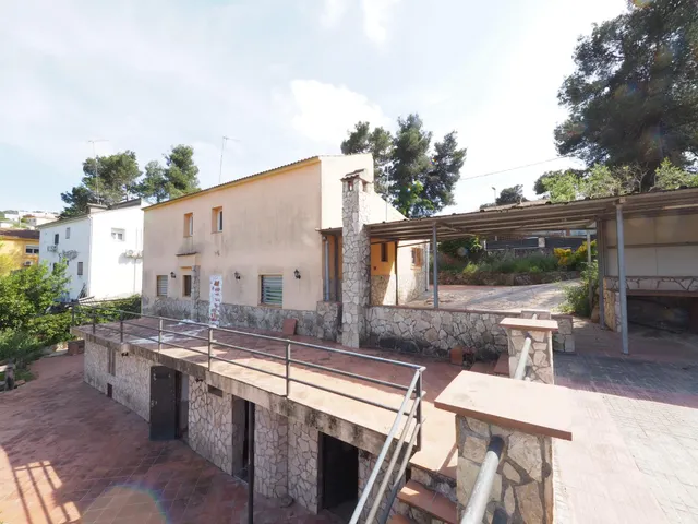 SE VENDE CASA INDEPENDIENTE EN OLESA DE BONESVALLS — 2
