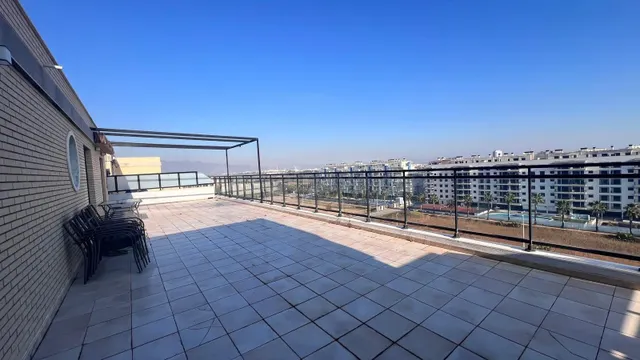 ESPECTACULAR ÁTICO CON 2 TERRAZAS UNA DE 90M2 Y OTRA DE 30M2 - foto 2