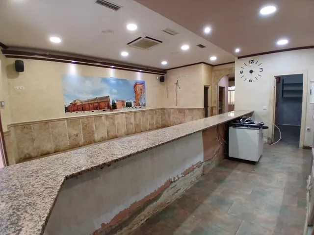 LOCAL HOSTELERIA CON COMEDOR, BARBACOA, COCINA Y BAÑOS ADAPT - foto 2