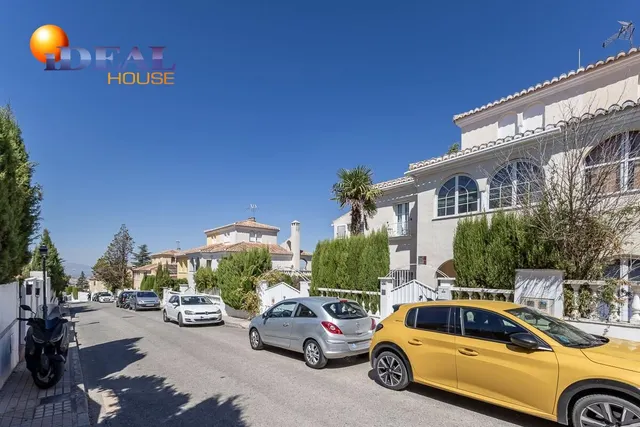 CASA PAREADA EN LA ZUBIA CON PISCINA, ZONA DE BARBACOA Y JARDÍN — 46