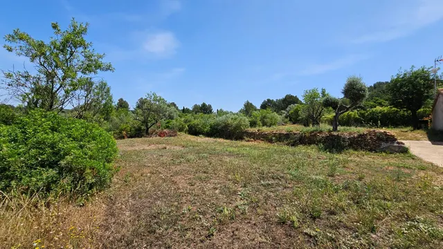 VENTA DE 3 PARCELAS AGRUPADAS CON POSIBILIDAD DE CONSTRUIR UNA VIVIENDA UNIFAMILIAR !! — 6