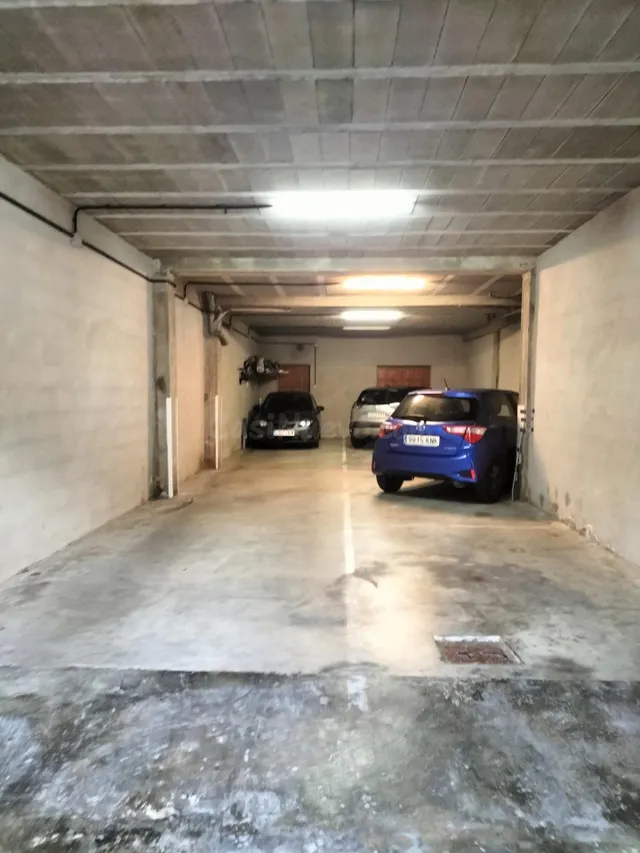 GARAJE CON PATIO PARA CAMBIO DE USO A VIVIENDA - foto 3