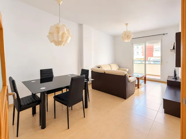 ¡piso en el recinto ferial de Los Barrios! — 4