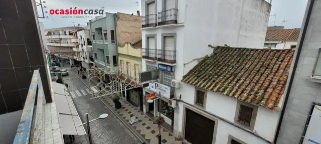 SE VENDE PISO CENTRICO PARA REFORMAR