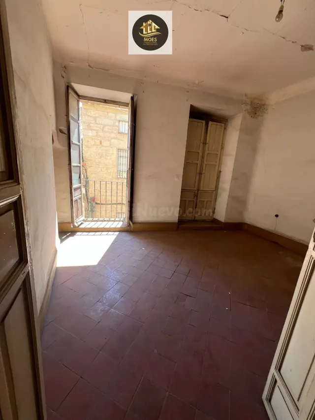 Casa Amplia en Linares con 5 Habitaciones y Terraza Privada - foto 2