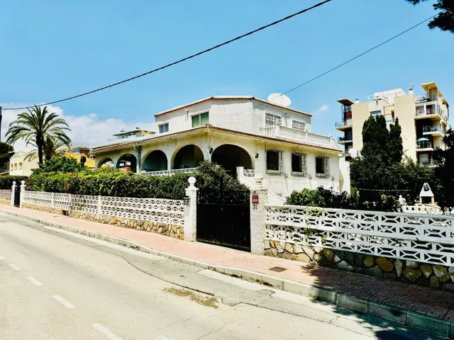 Casa 12 habitaciones 404m² en venta - Punta Prima — 28