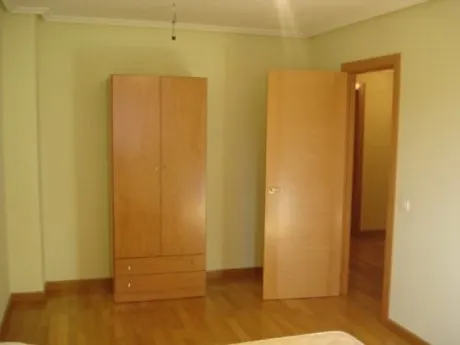 SE VENDE AMPLIO APARTAMENTO EN EL CENTRO DE VALENCIA DE DON 
