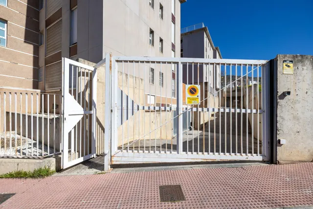 **Piso en venta en Carretera de la Sierra - Oportunidad única** — 34