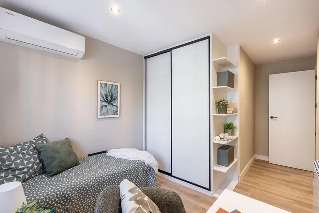 PISO REFORMADO JUNTO AVENIDA CADIZ — 25