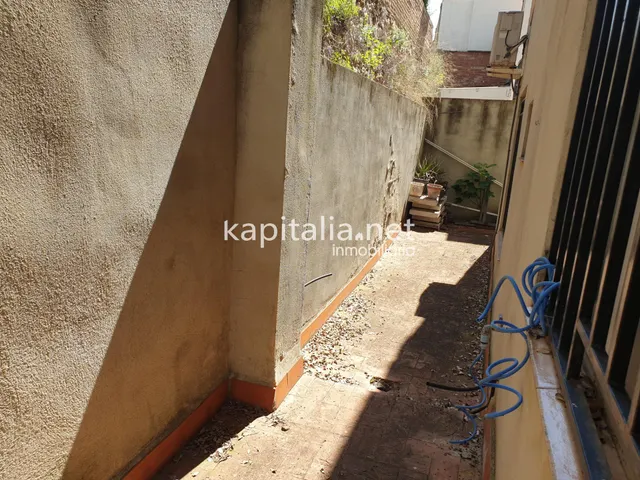 LOCAL COMERCIAL EN VIA PRINCIPAL DE ONTINYENT — 14