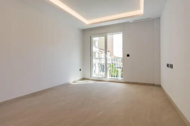 Apartamento totalmente reformado a estrenar frente a la Plaza del Teatro de Torrevieja — 8