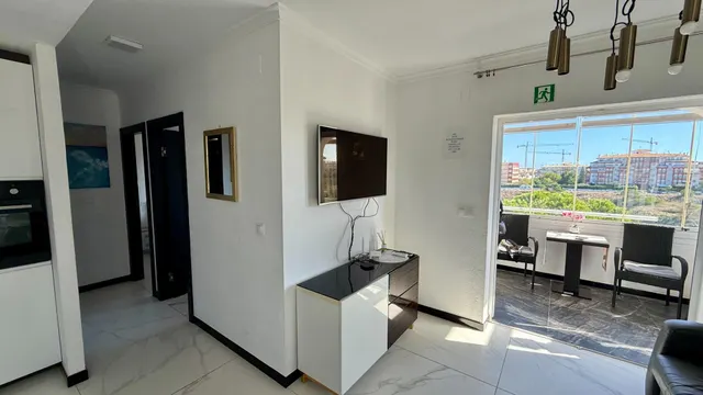 Apartamento con vistas al mar, piscina y licencia turística en La Mata, Torrevieja — 4