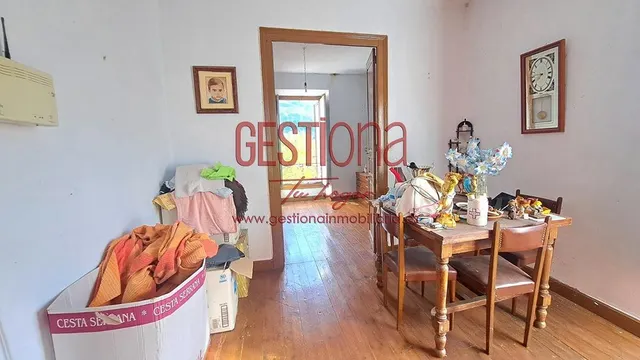 MAJESTUOSA CASA PARA REFORMAR. SOBA — 46