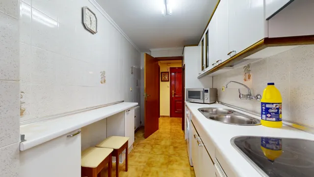 Piso de tres dormitorios de nueva construcción y con garaje — 20