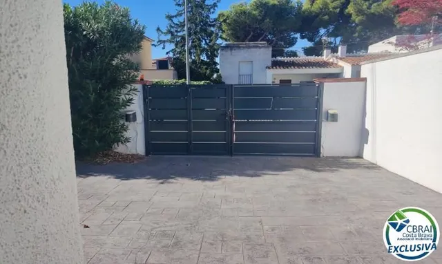 Bonita casa con piscina y apartamento para invitados y piscina. — 17