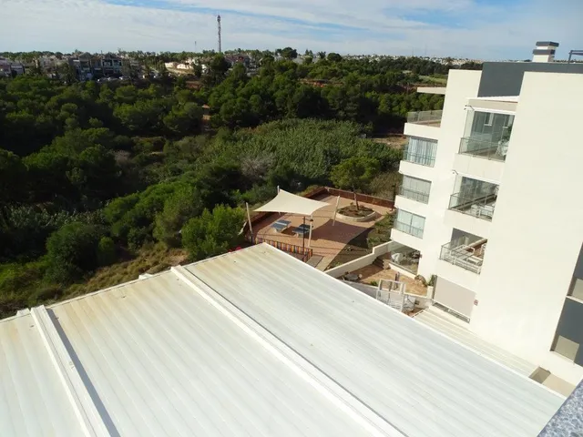 LUJOSO ÁTICO CON ESPECTACULAR TERRAZA Y SOLARIUM — 41
