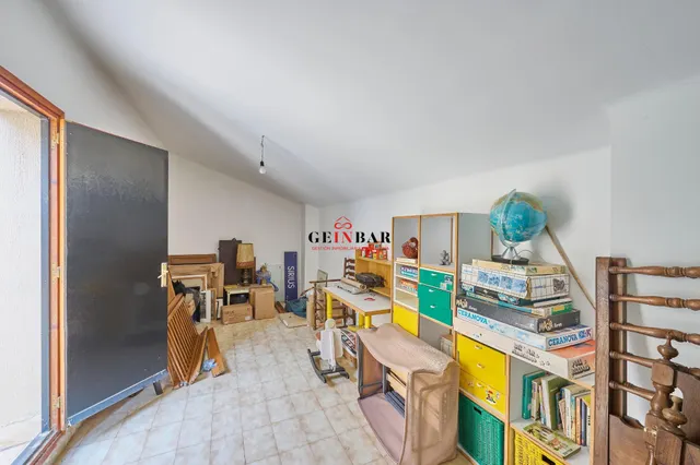 ESPETACULAR CASA EN ZONA EXCLUSIVA Y TRANQUILA CON JARDÍN — 39