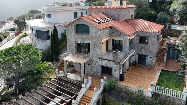 Exclusiva villa en Sa Riera, Begur, con vistas panorámicas a - foto 4