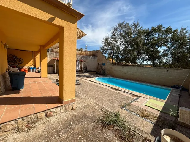 Chalet Independiente en VENTA en Loranca de Tajuña — 28