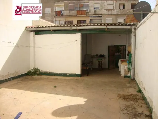 VENTA DE CASA CON AMPLIO CORRAL EN BENIFAIO — 10