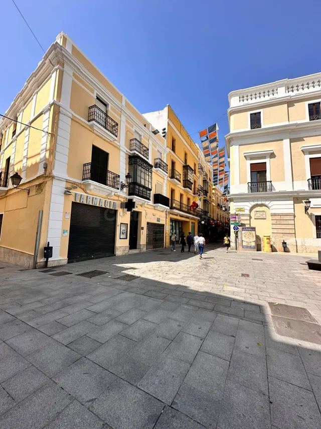 Local en la Plaza de España con traspaso de licencia de Esta