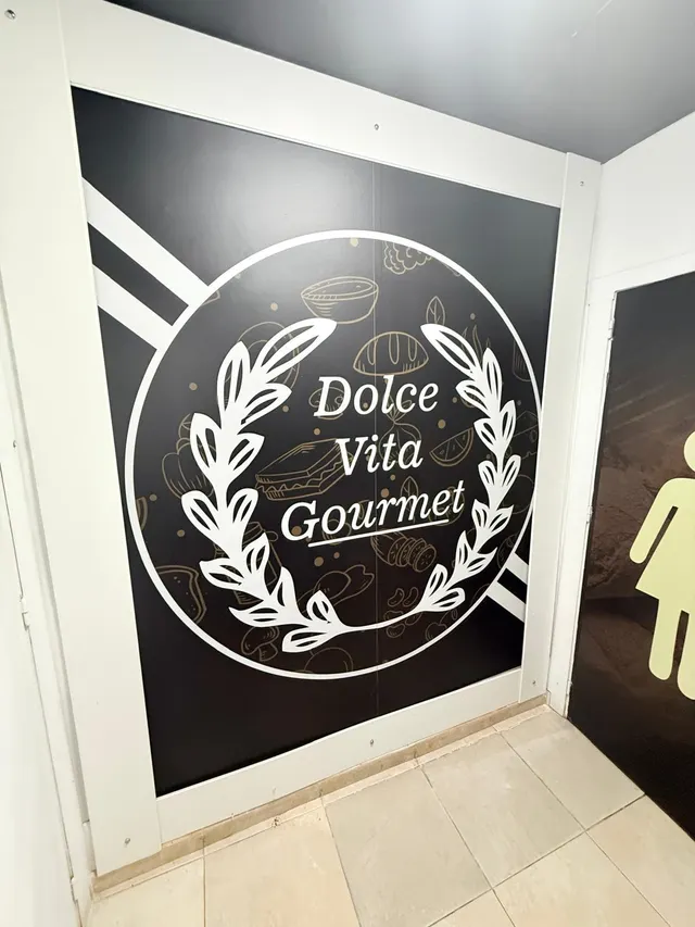 ¡Tu negocio en el foco de atención! Local comercial de 97 m2 muy luminoso en Carolinas Bajas — 21