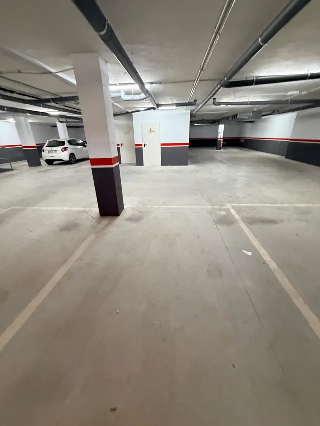 ¡Abre la puerta a tu nuevo hogar! Amplia terraza, garaje y totalmente amueblado — 10