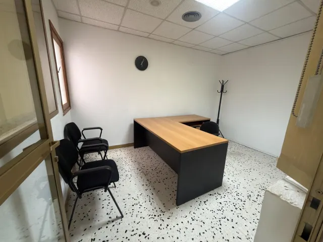 ALQUILER DE OFICINA CON 4 DESPACHOS INDEPENDIENTES EN VEGUETA — 7
