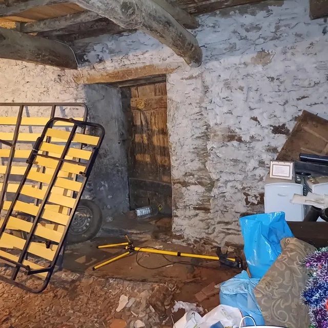 SE VENDE CASA DE ALDEA EN ARZUA PARA REFORMAR — 28