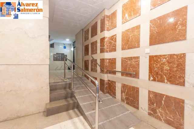 Piso de 3 dormitorios en calle milán, zaidín | muy luminoso y con gran potencial — 27