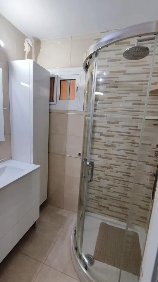 Apartamento reformado con piscinas comunitarias en Benalmádena — 12