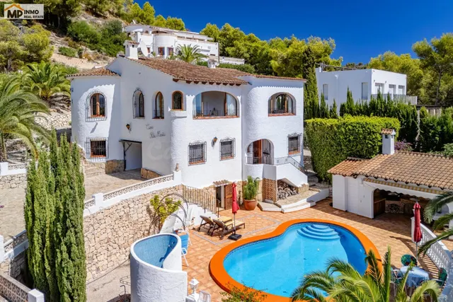 Preciosa villa con vistas panorámicas que enamoran en Empedr