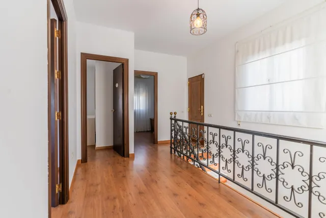 CASA CON AMPLIO JARDÍN EN CANTARRANAS — 41