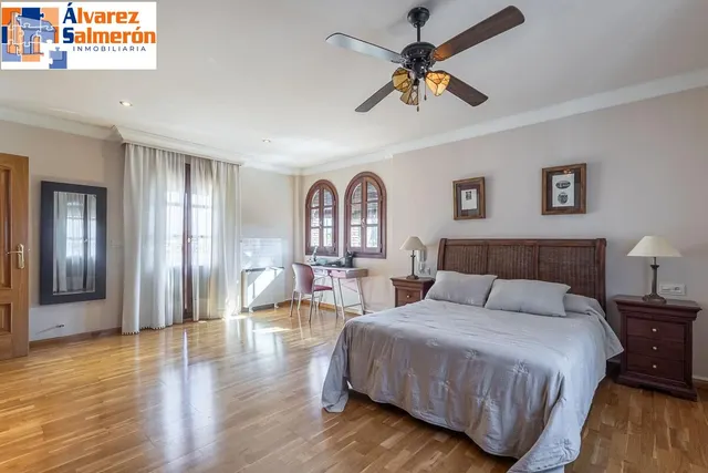 INCREÍBLE CHALET INDEPENDIENTE EN ZONA PRIVILEGIADA — 22
