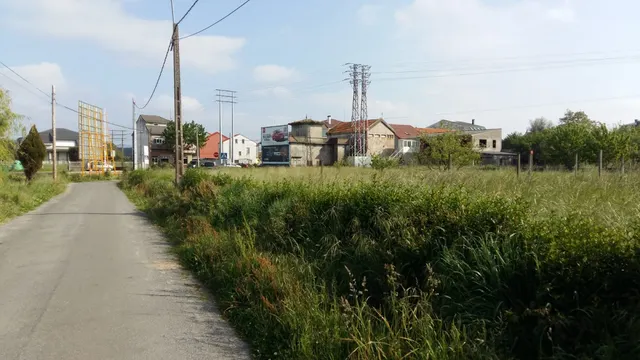 Se venden parcelas edificables en Bertoa Carballo - foto 4