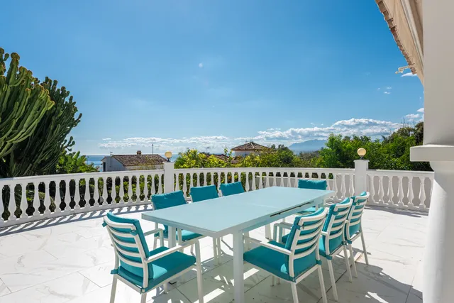Chalet 7 habitaciones 420m² en venta - Altos de Estepona — 7