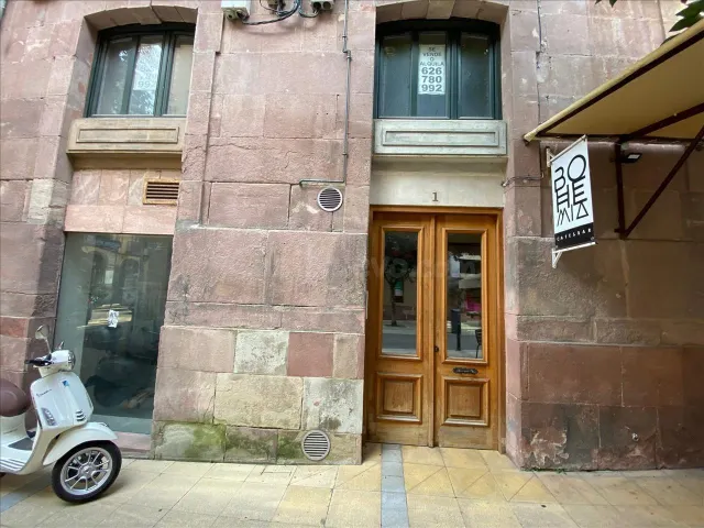 Local comercial en Torrelavega - foto 4