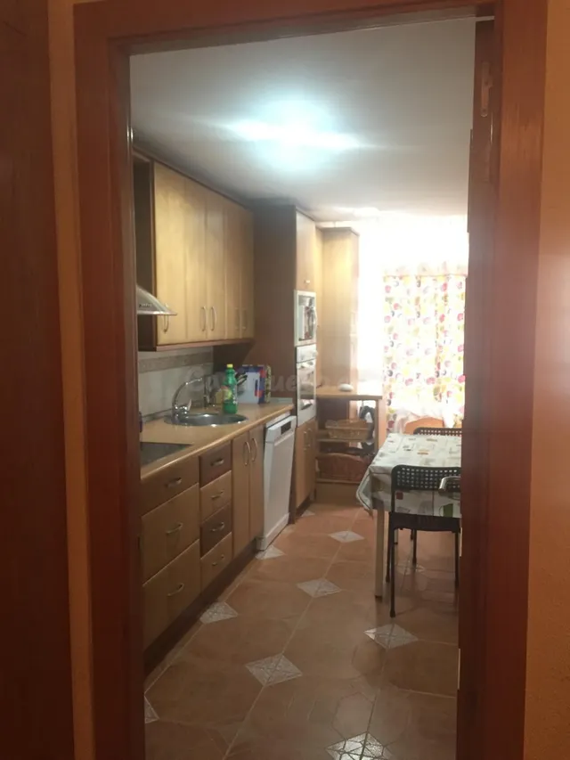 Amplio piso en alquiler en la Cruz de los Caídos, Cáceres — 2