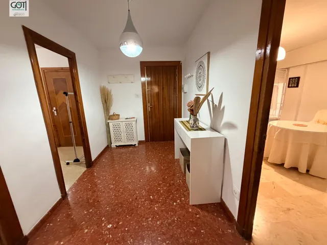 Amplio y Moderno Piso en el Corazón de Granada por €900 — 8
