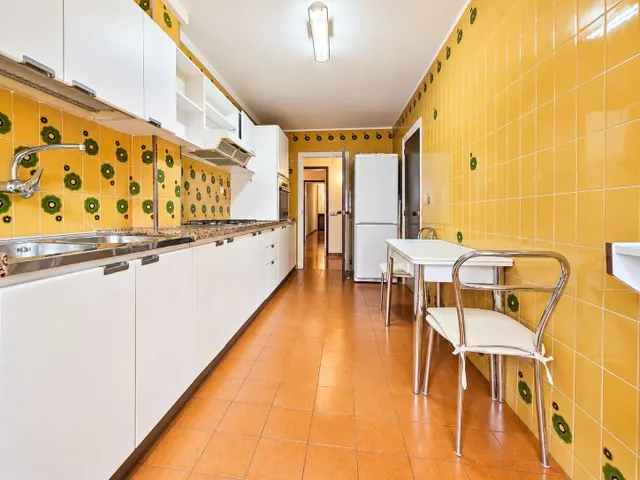 Piso de 4 habitaciones con ascensor en Manresa — 6
