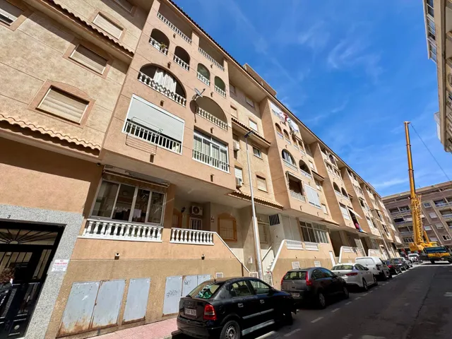 Ático en Torrevieja con orientación sur, cerca del mar — 35