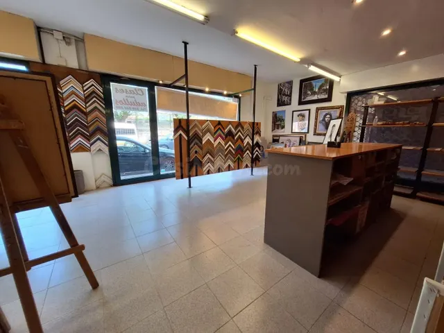 Local comercial 300m² en alquiler - Centro