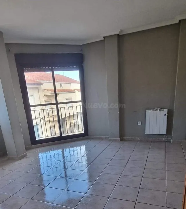 Piso de dos dormitorios y dos baños - foto 2
