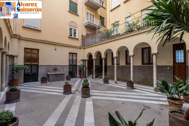 PISO COMPLETAMENTE REFORMADO EN CALLE RECOGIDAS — 37