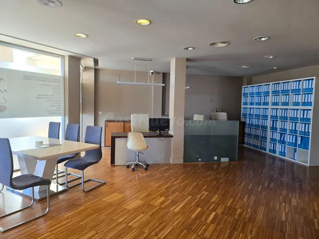 Local comercial 226m² en venta - Puerto Marina - foto 5