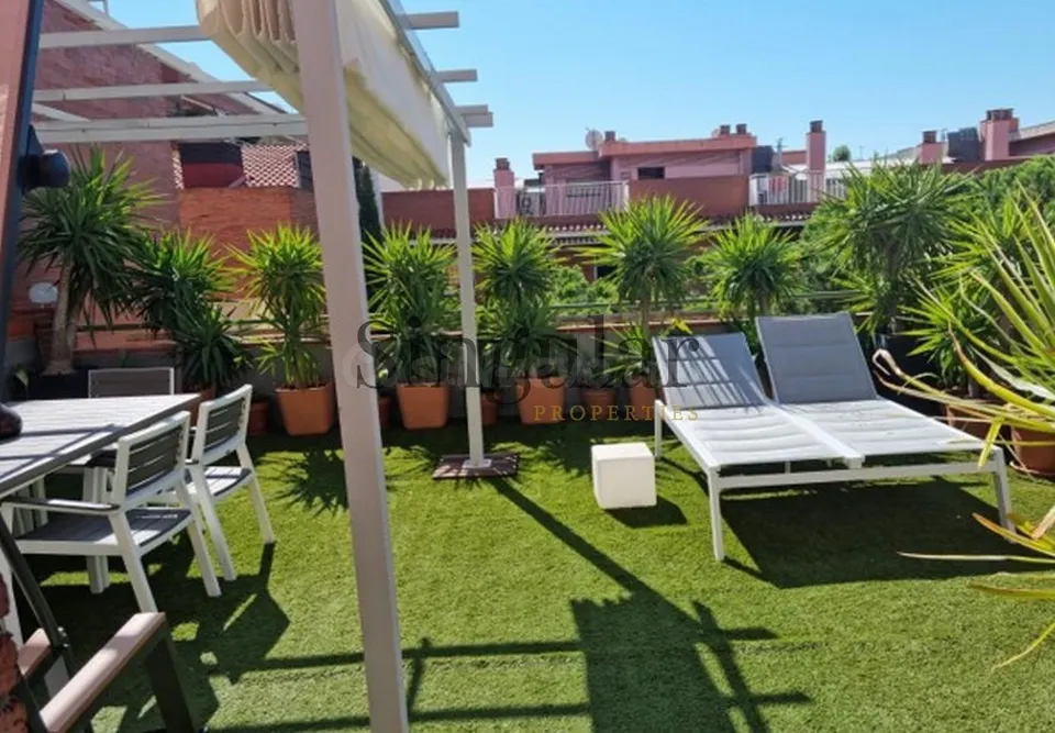 Exclusivo ático de alquiler temporal con terrazas en finca modernista en Sarrià-Pedralbes