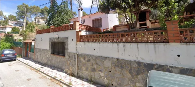 Se vende Casa OKUPADA en Calle Santiago Rusiol 59 Esparregue