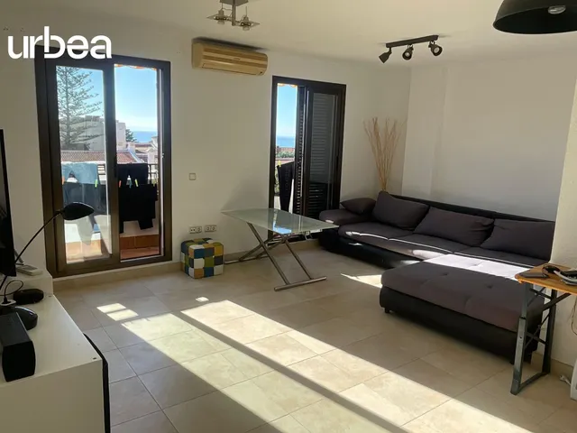 chalet adosado de tres plantas situado  en  EL Cerrado de Calderón. — 24