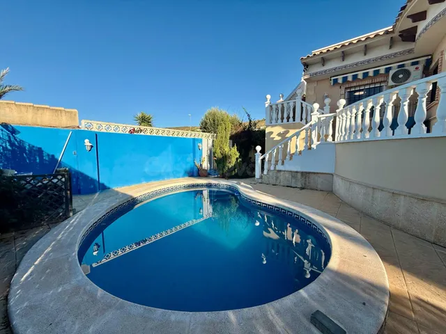 Espectacular villa independiente con piscina privada — 5